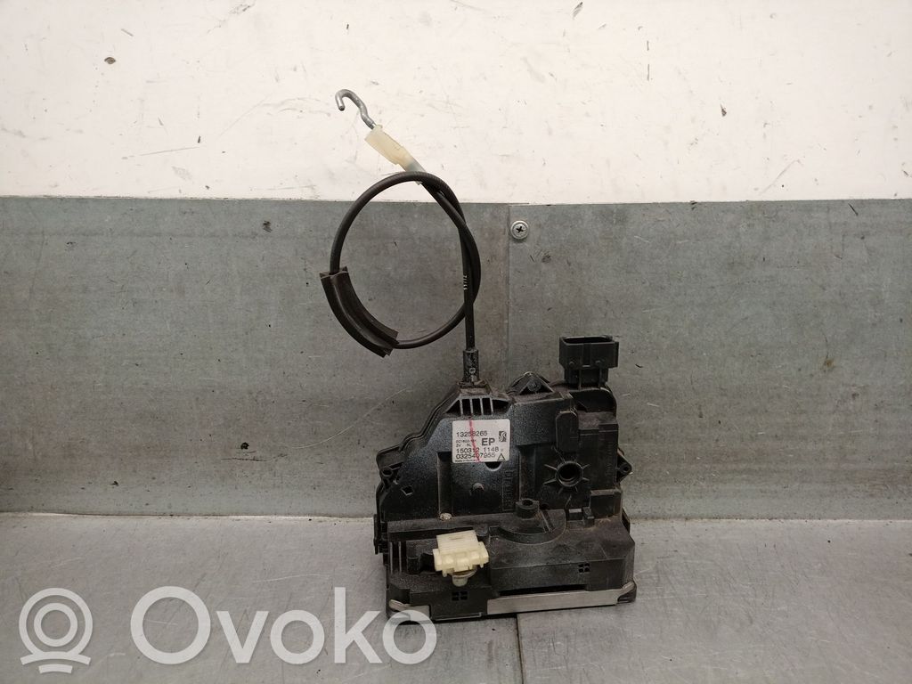 Opel Corsa D Zamek drzwi tylnych 