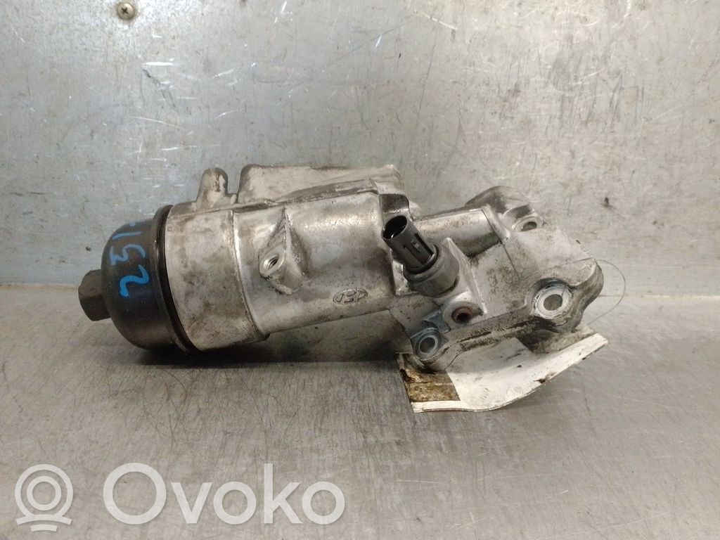 Hyundai Getz Oil filter mounting bracket 