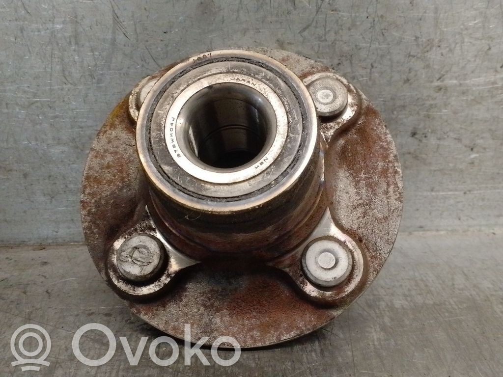 Nissan Almera Olka-akselin laakeripesä