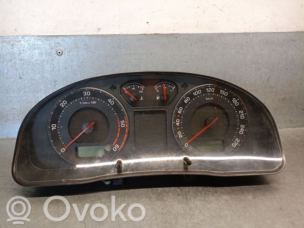 Skoda Superb B5 (3U) Vitezometru (grup de instrumente) 