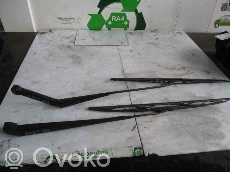 Rover 75 Front wiper blade arm 