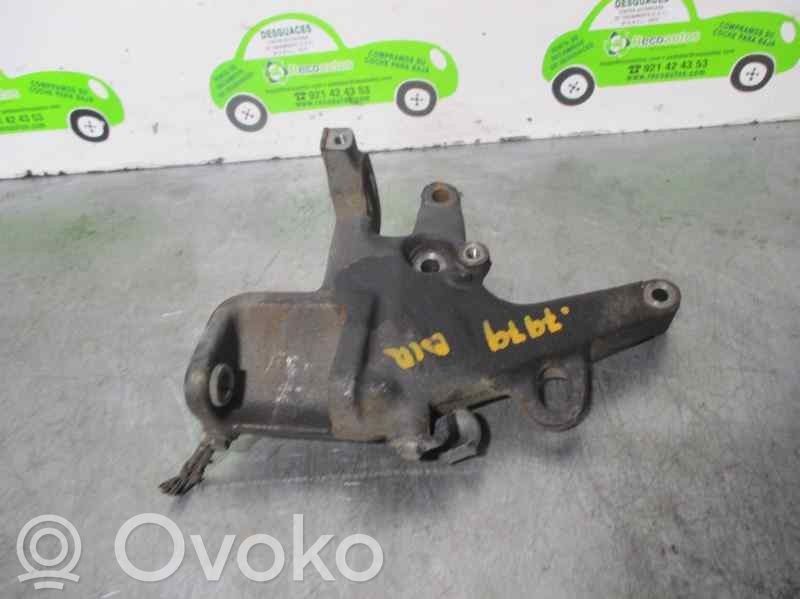 Supporto di montaggio del motore