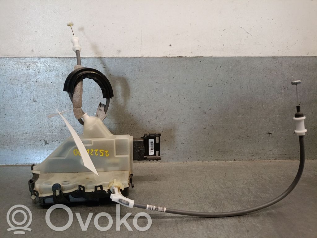 Opel Mokka X Zamek drzwi przednich 