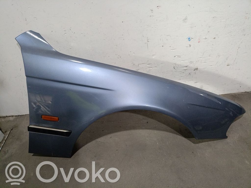 BMW 5 E39 Sparnas 