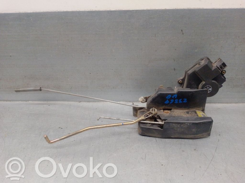 Zamek drzwi przednich   81320FD10008,81315FD100