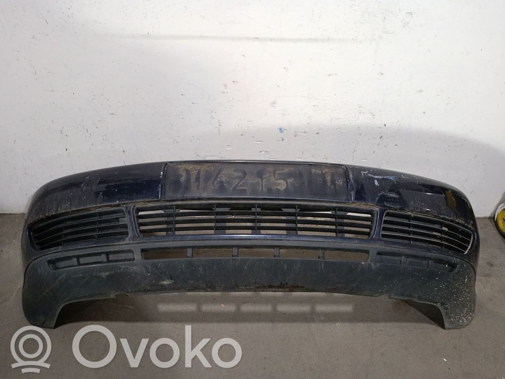 Zderzak przedni   8D0807103,8D0807103