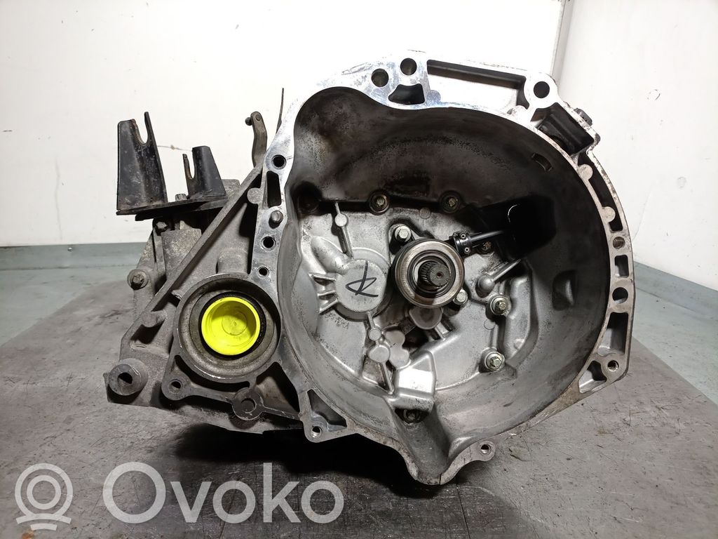 Nissan Note (E11) Scatola del cambio manuale a 5 velocità 