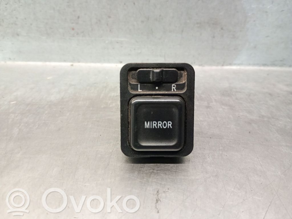 Honda CR-V Wing mirror switch 