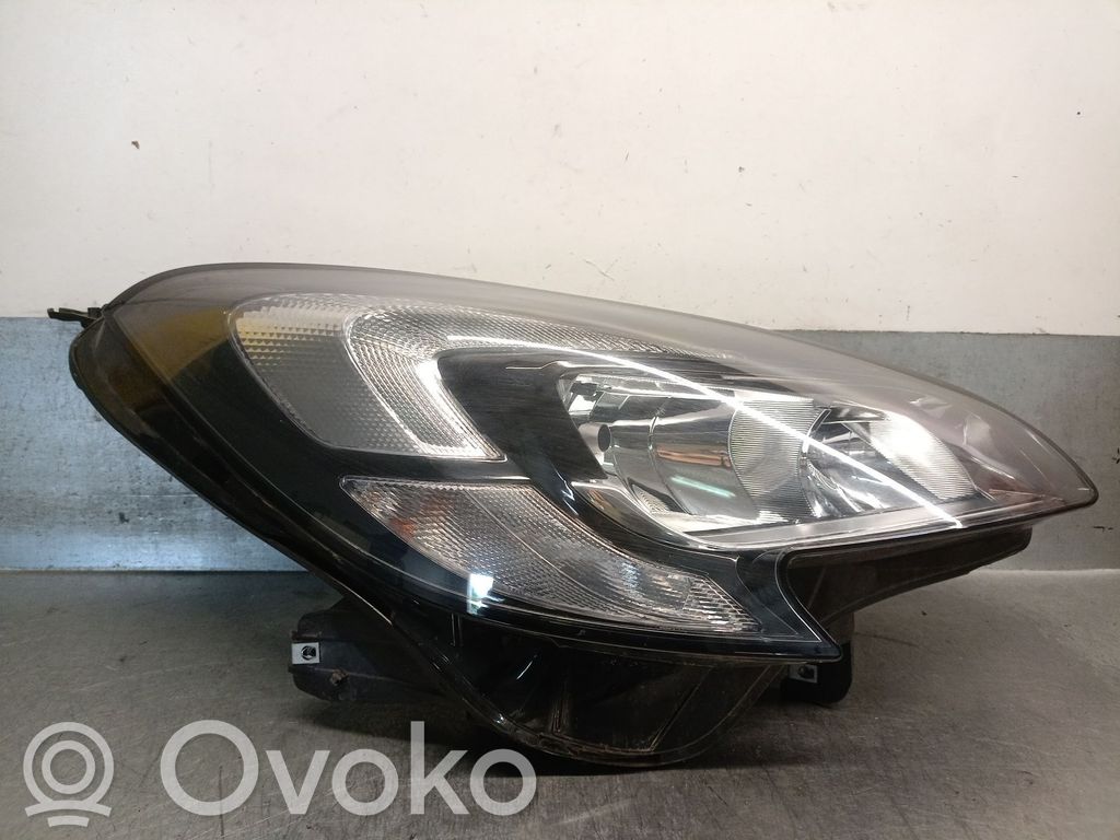 Opel Corsa E Headlight/headlamp 