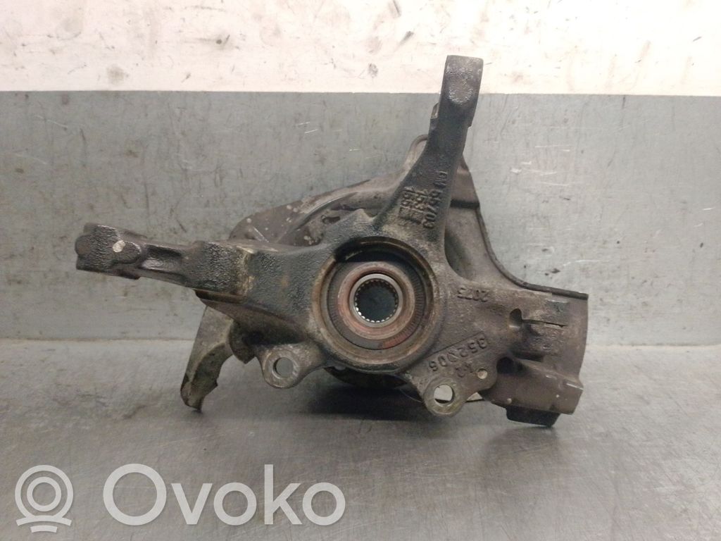 Opel Corsa D Achsschenkel vorne 