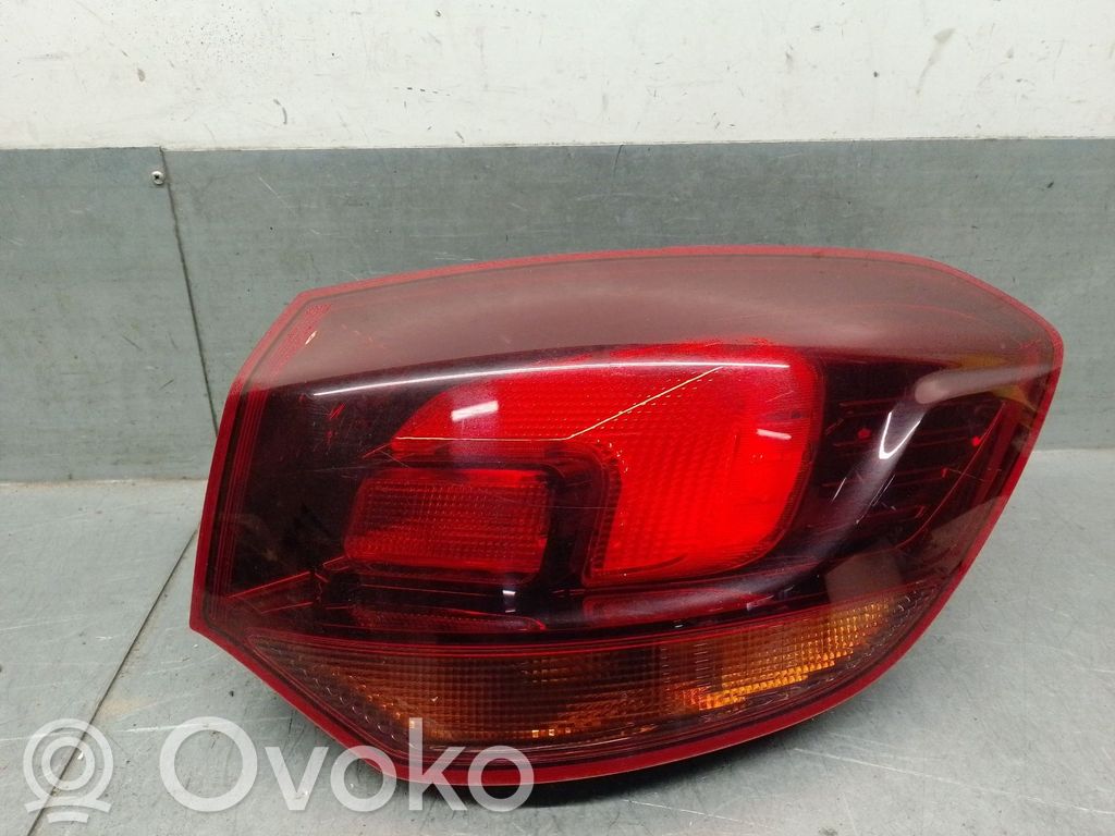Opel Astra J Lampă spate în caroserie 
