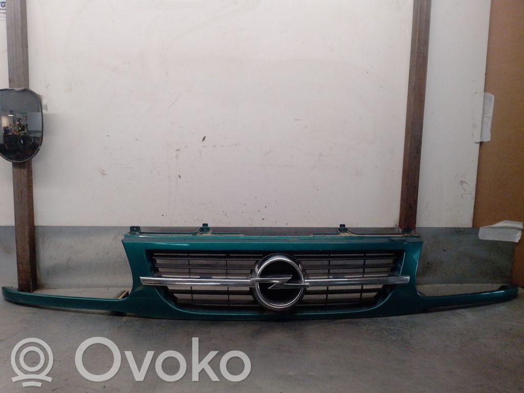 Opel Frontera B Grilă față 