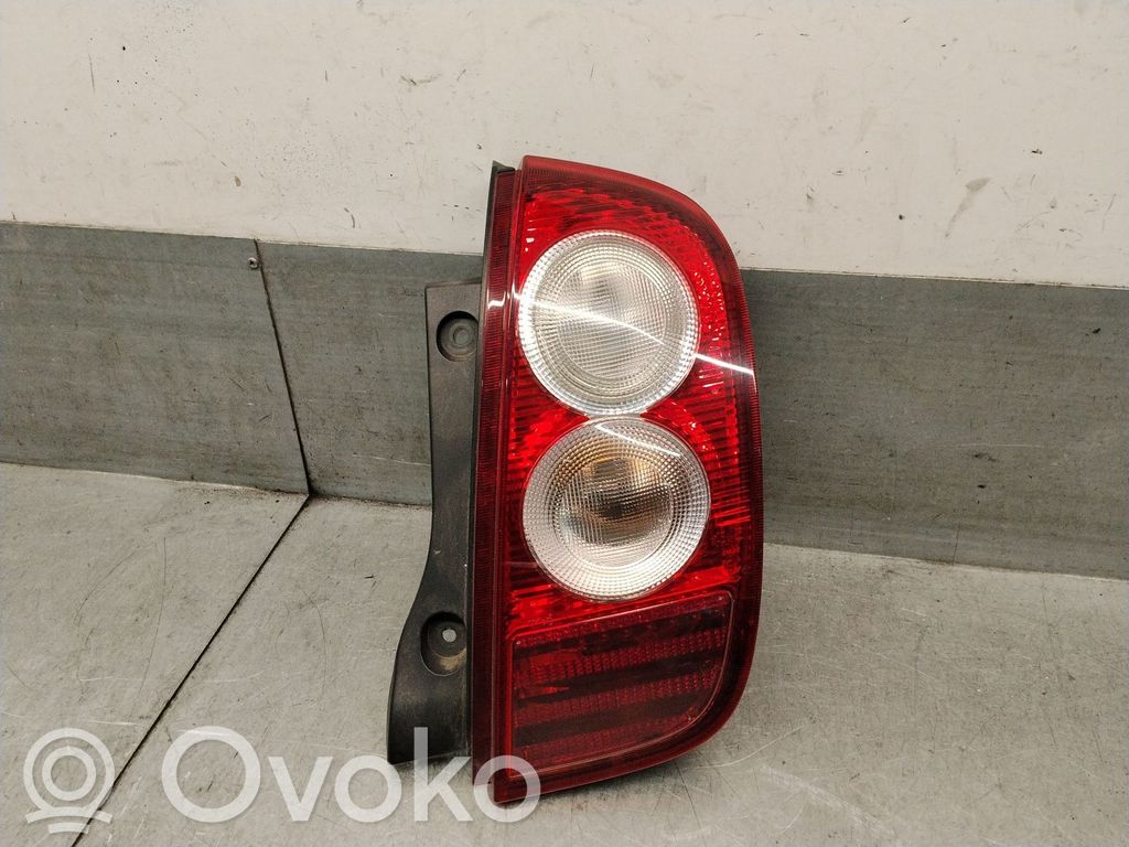 Nissan Micra Luci posteriori