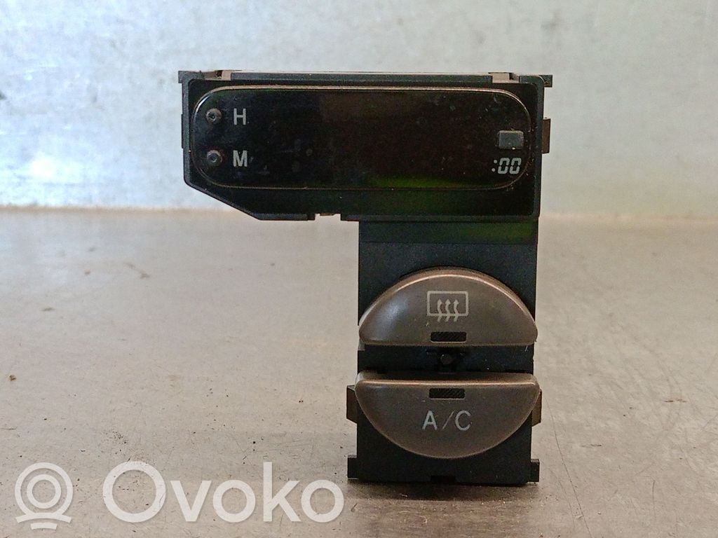 Toyota Corolla E110 Air conditioner control unit module 