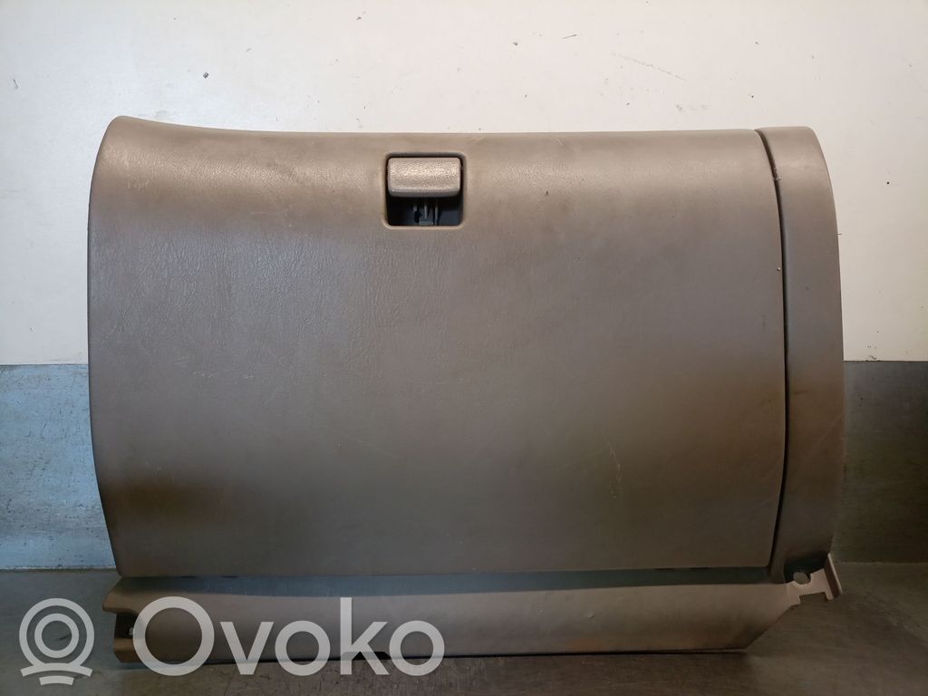 Toyota Corolla E110 Daiktadėžė 