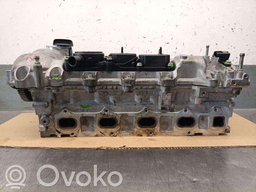 Chevrolet Cruze Engine head 