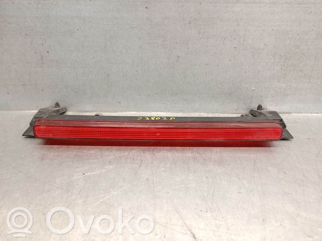 Volvo XC40 Third/center stoplight 