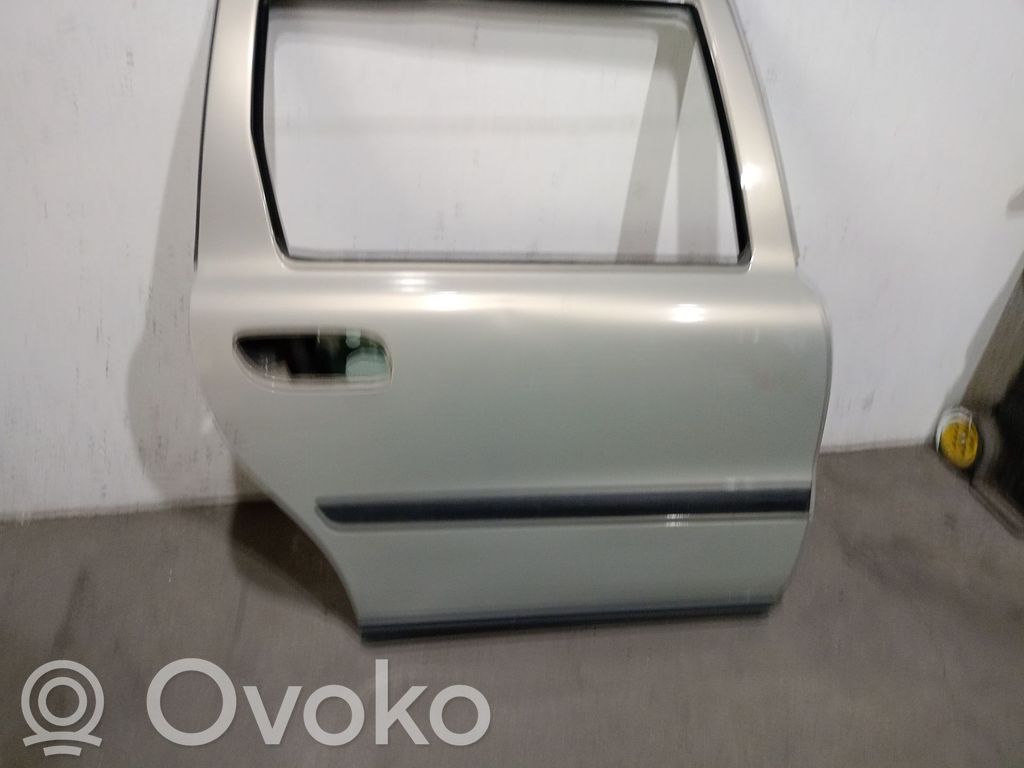 Volvo V70 Galinės durys 