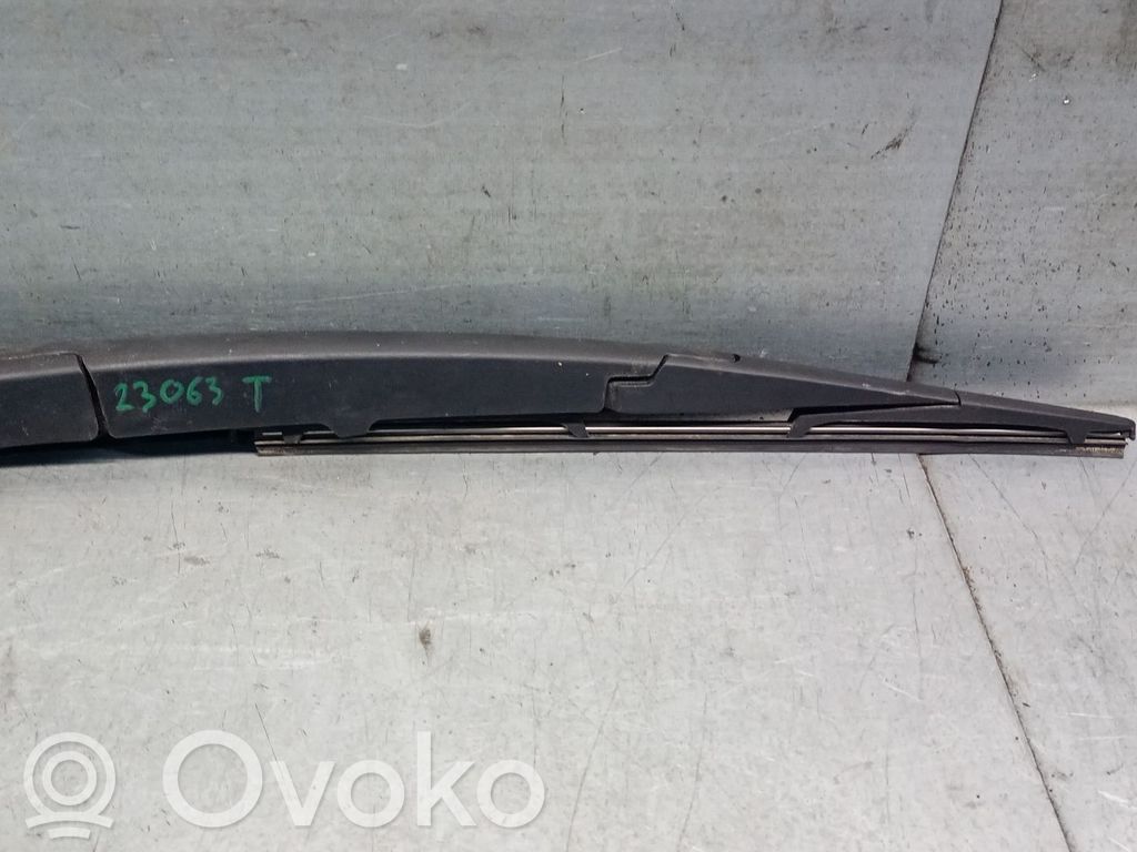 Hyundai Kona II Rear wiper blade arm 