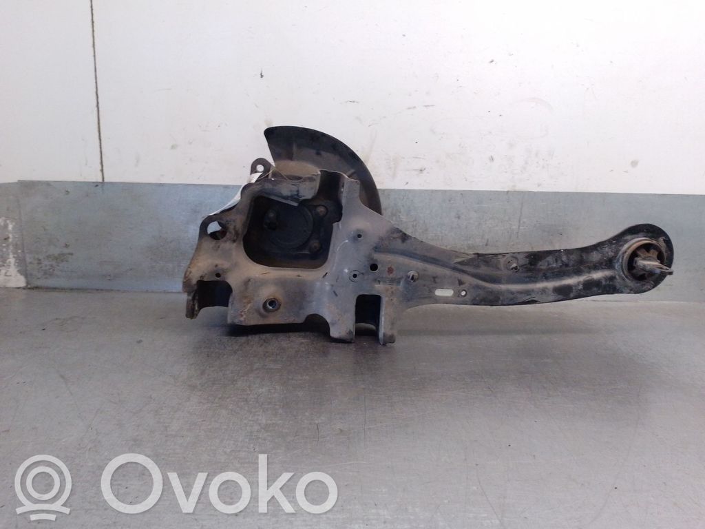 Ford Focus Olka-akselin laakeripesä 