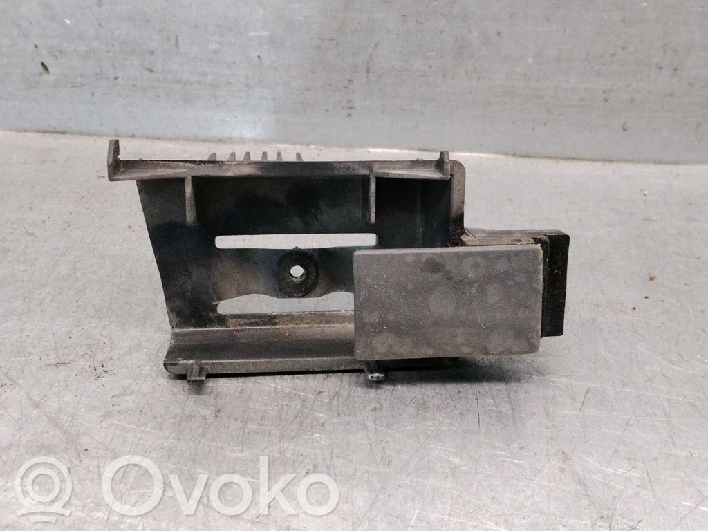 Manecilla interna puerta delantera   7700758067,7700758067