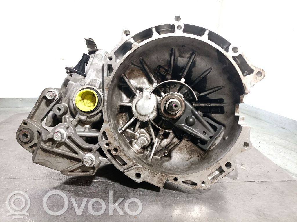 Manualna 5-biegowa skrzynia biegów   G62903000,G62903000