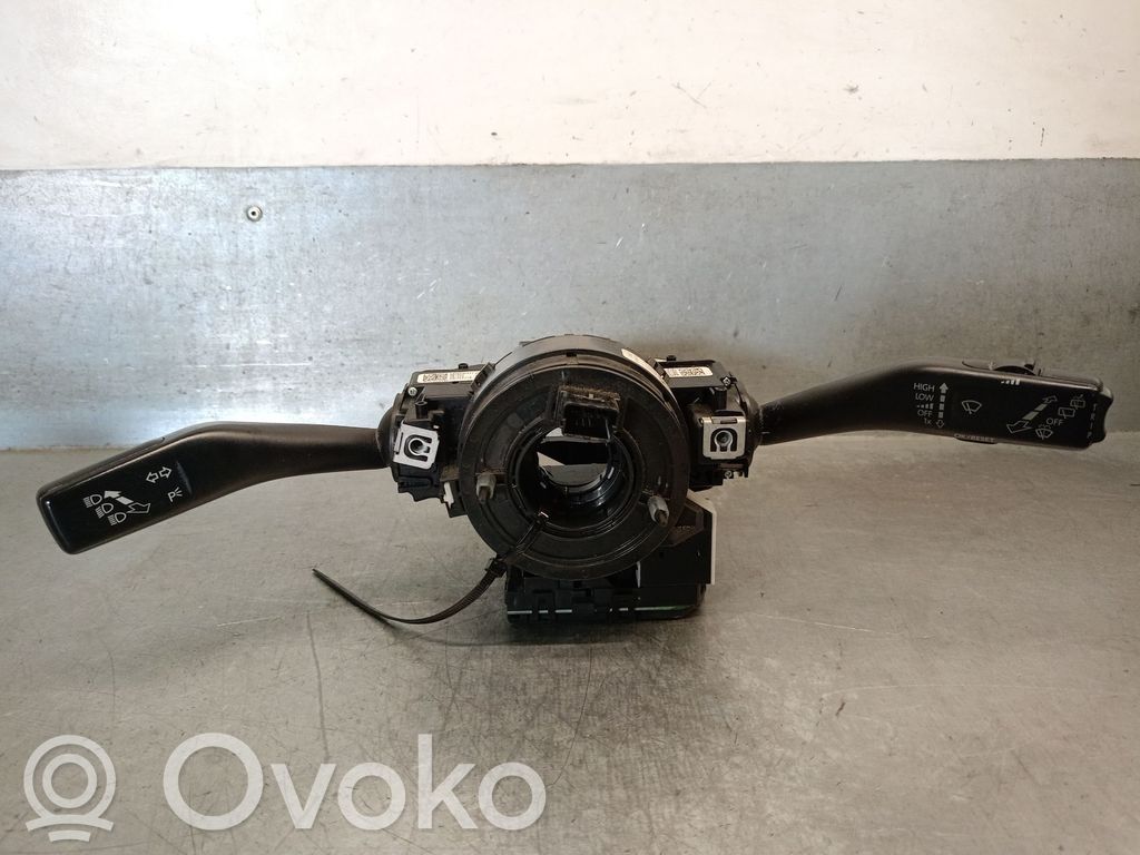Volkswagen Golf SportWagen Comutator lumini bord 
