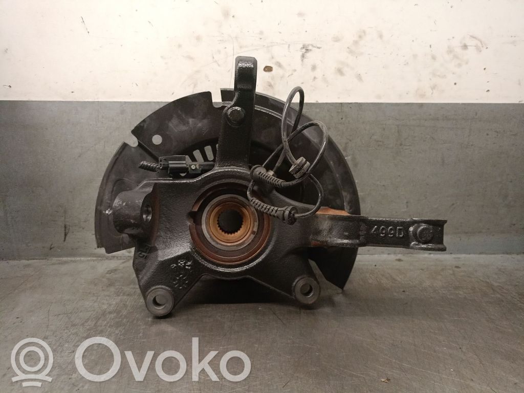 Nissan Juke II F16 Zwrotnica koła przedniego
