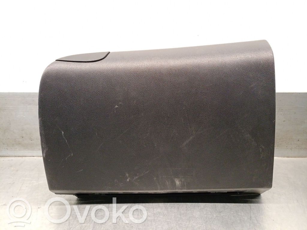 KIA Ceed Handschuhfach 