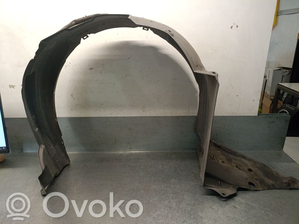 Toyota Avensis T270 Nadkole przednie 
