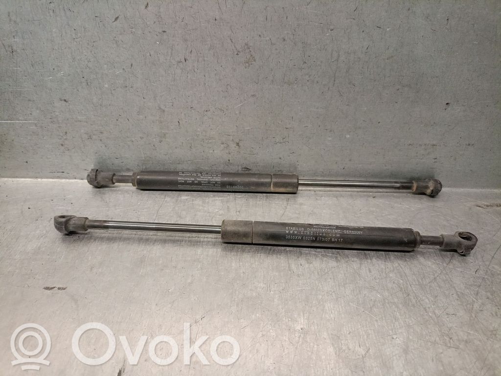Volvo S40 Takaluukun tuen kaasujousi
