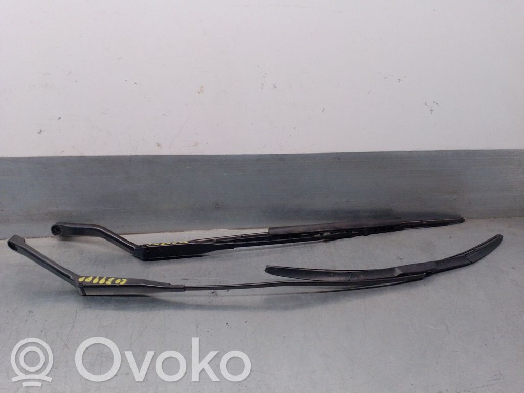 Opel Omega B2 Wischerarm vorne 