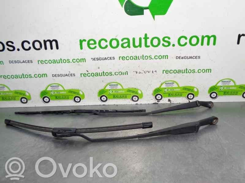Volkswagen Passat Alltrack Ramię wycieraczki szyby przedniej / czołowej 