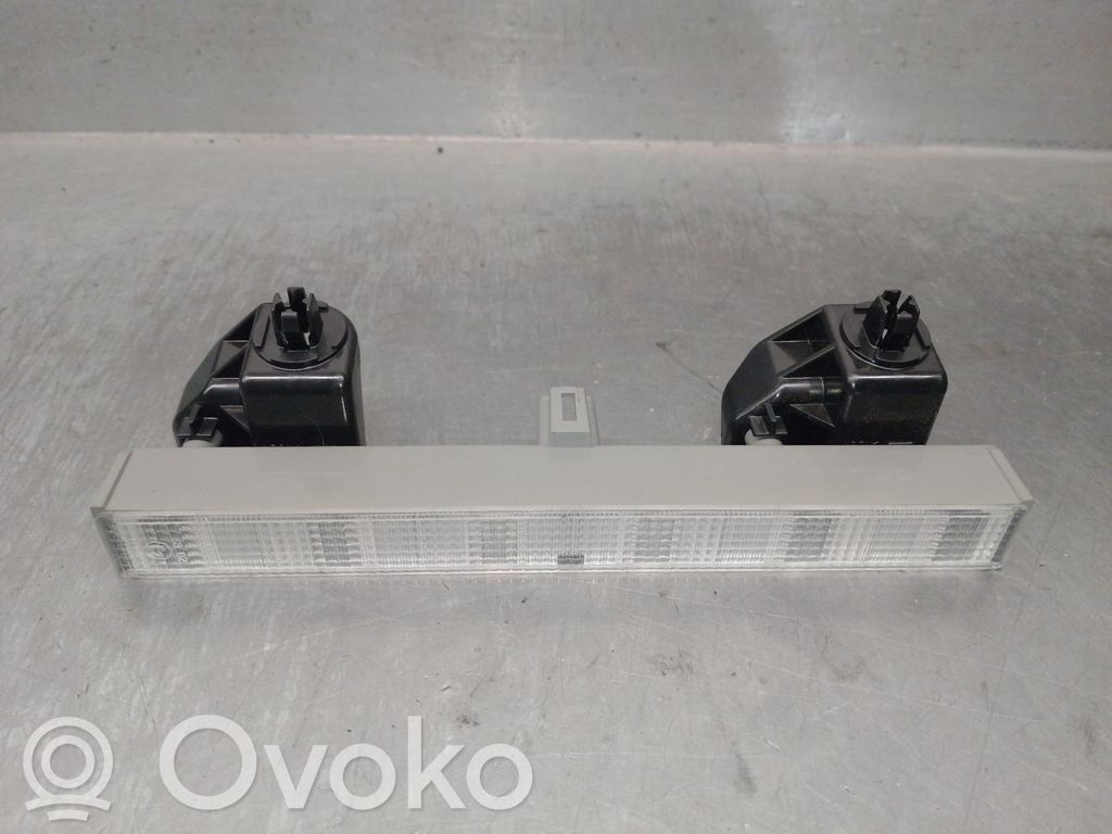 Toyota Auris E180 Trzecie światło stop 