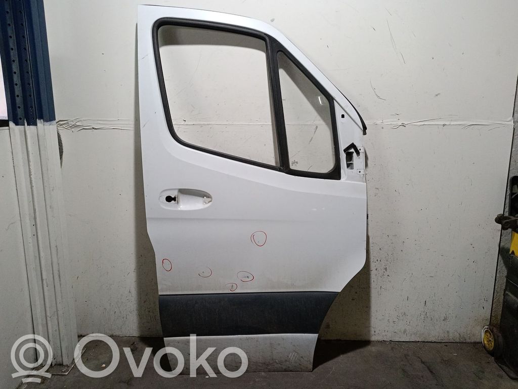 Mercedes-Benz Sprinter W907 W910 Porte avant