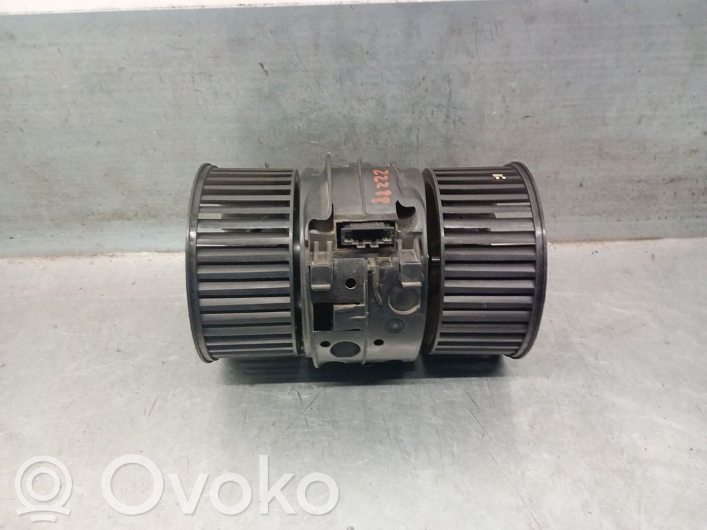 Renault Trafic III (X82) Lämmittimen puhallin 