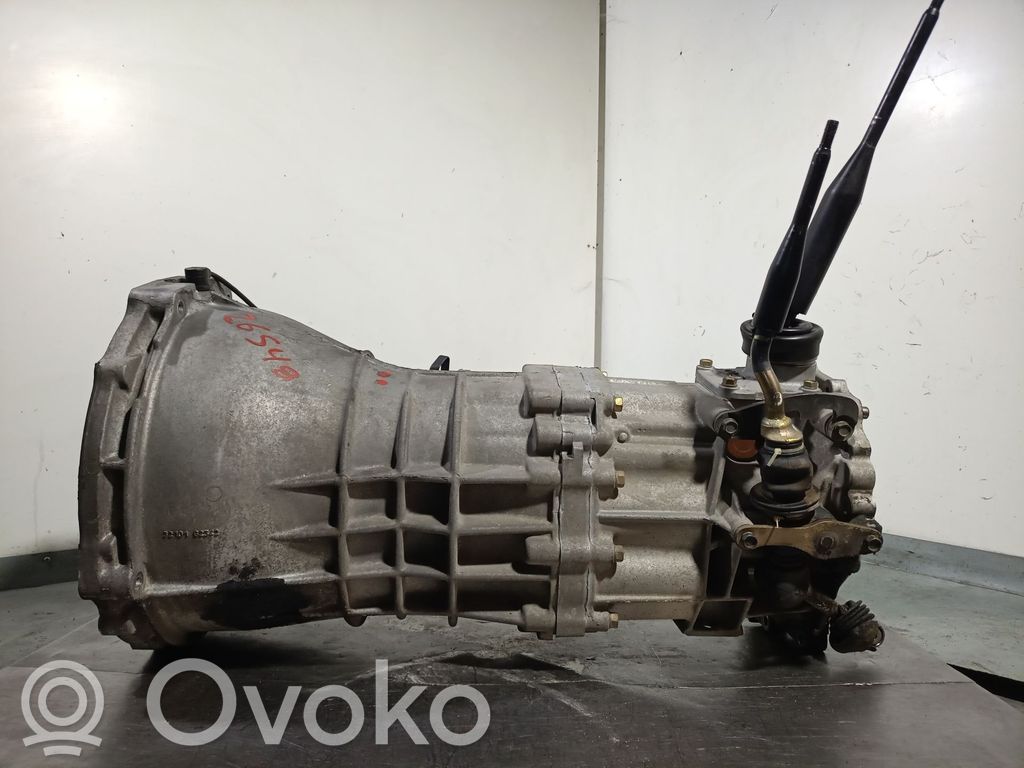 Nissan Terrano Boîte de vitesses manuelle à 5 vitesses