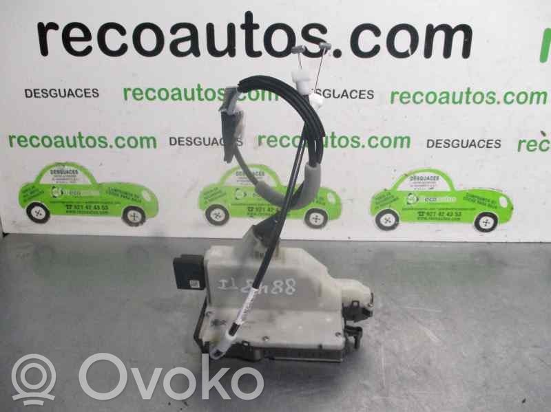 Peugeot 208 I Takaoven lukko 