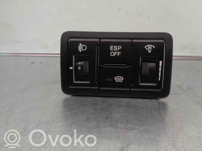 Hyundai i30 Mittariston valaistuksen säätökytkin 
