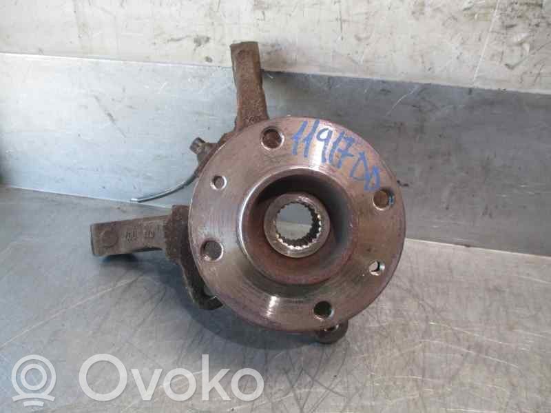Renault Clio III Achsschenkel vorne