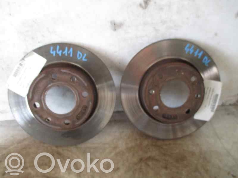 Peugeot 106 Bremsscheibe vorne