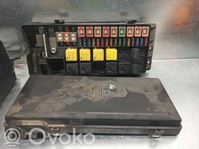 Land Rover Discovery Juego de caja de fusibles 