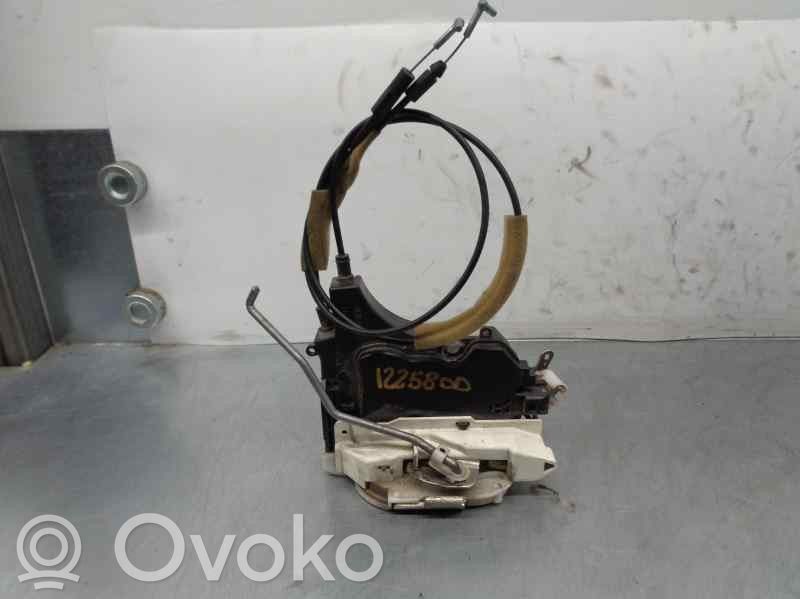 Mitsubishi Grandis Etuoven lukko 