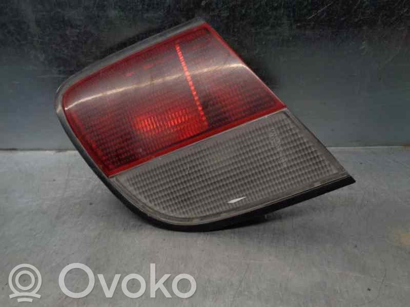 Nissan Almera Lampa tylna 