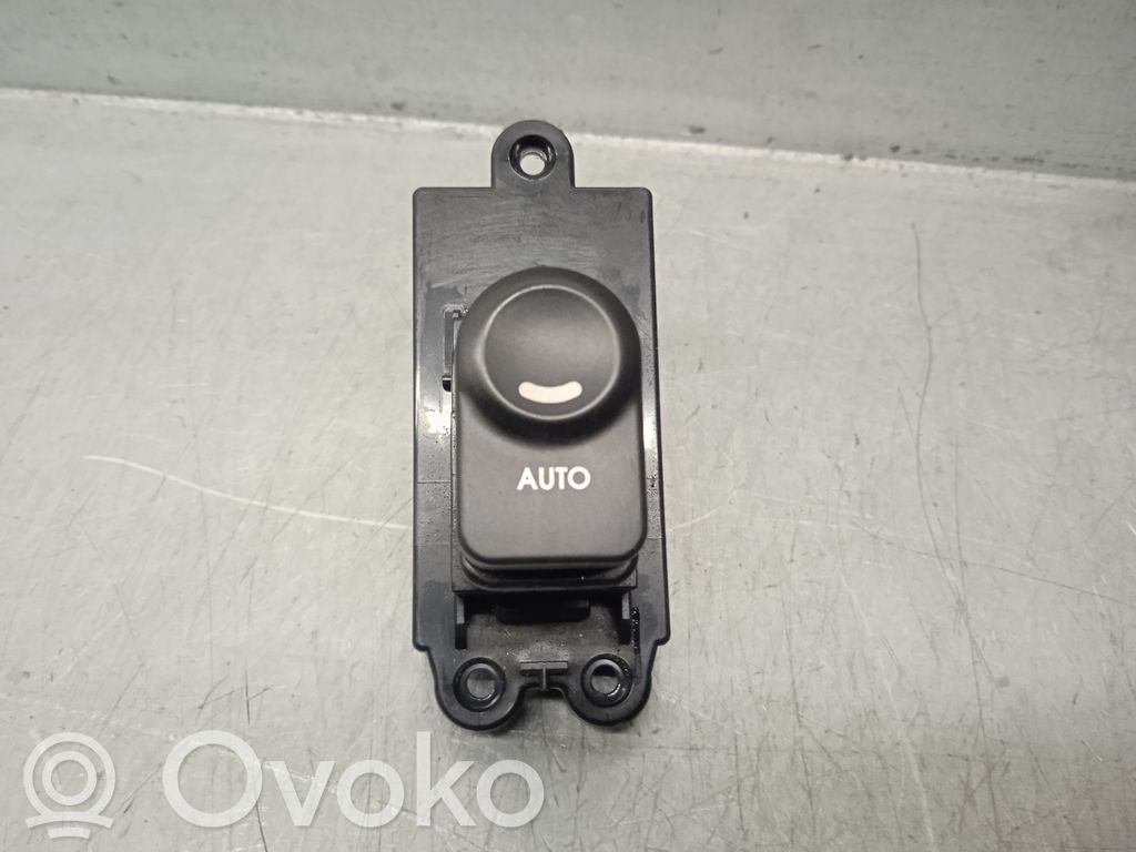 Hyundai i30 Interruptor del elevalunas eléctrico