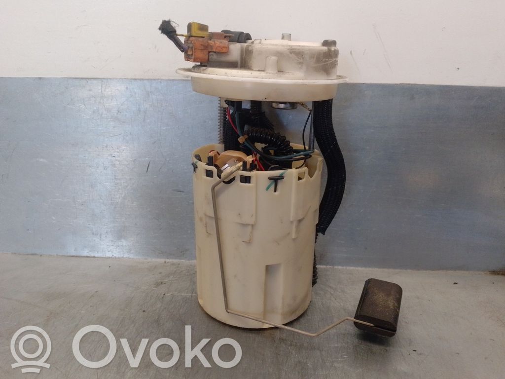 Alfa Romeo 147 Polttoainesäiliön pumppu 