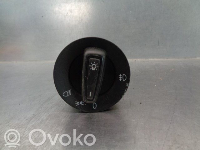 Volkswagen Polo V 6R Interruptor de control del panel de luces 