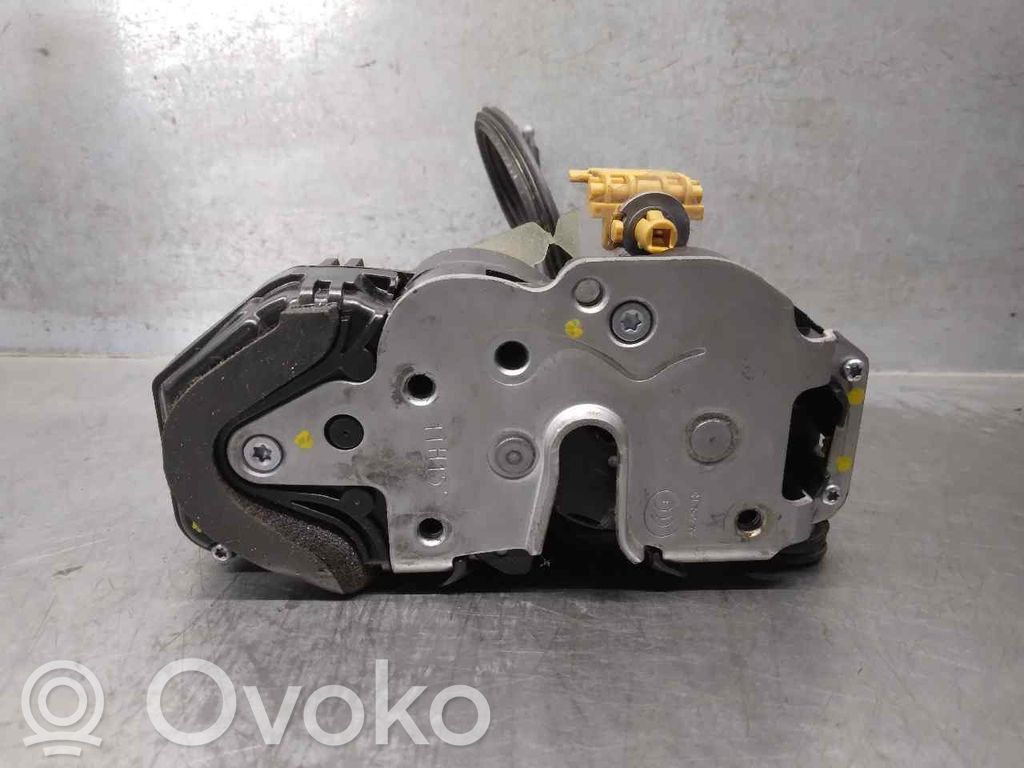Opel Astra J Takaoven lukko 