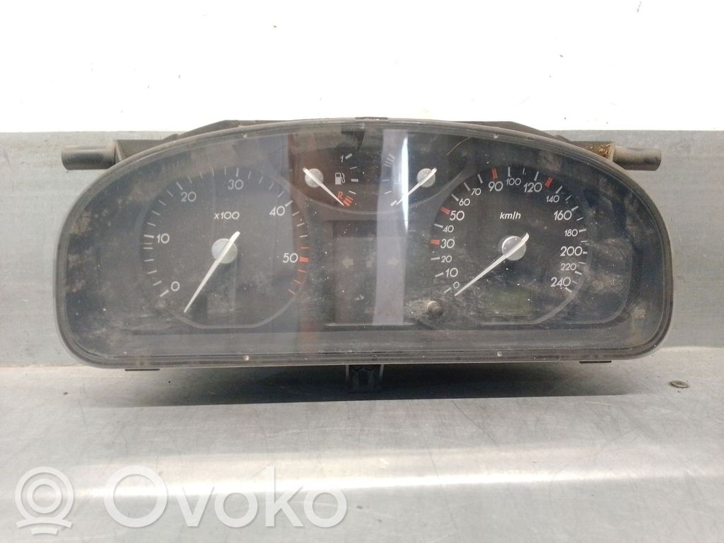 Renault Laguna II Geschwindigkeitsmesser Cockpit