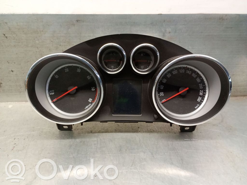 Opel Astra J Geschwindigkeitsmesser Cockpit